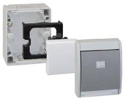 caja-superf.-con-conmutador-ip55-simon-4490201-035.jpg Caja superf. con conmutador IP55 SIMON 4490201-035